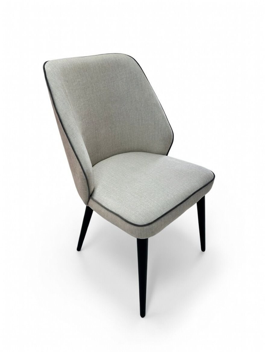 Cadeira cinza com vivo